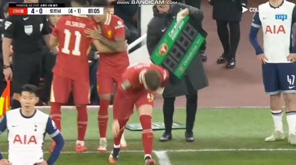 4번째 골 실점 후, 해탈한 표정을 짓는 손흥민. ⓒ쿠팡플레이