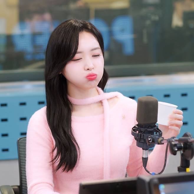 김다영 아나운서4.jpg 배성재랑 결혼한다는 김다영 아나운서 움짤.GIF (+JPG)