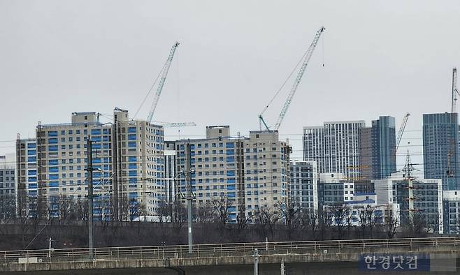 공사가 한창인 평택 고덕국제신도시 아파트 모습. 사진=오세성 한경닷컴 기자