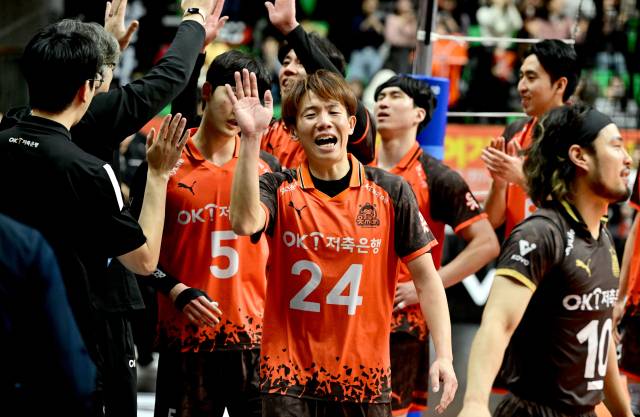 OK저축은행 소타가 승리의 기쁨을 만끽하고 있다 / 한국배구연맹(KOVO)