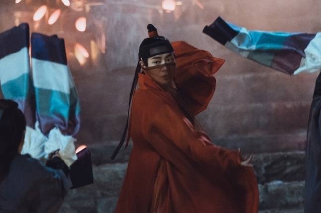 판소리, 무용, 검술, 활쏘기, 말타기 등 다양한 기술을 배우는 한편 OST까지 직접 소화했다. 사진 ㅣJTBC