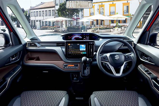 스즈키 신형 솔리오 밴딧 실내