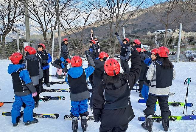 삼산초 스키 캠프 체험활동 [삼산초 제공. 재판매 및 DB 금지]