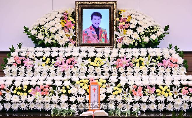 故 가수 송대관의 빈소가 7일 서울 종로구 서울대학교병원 장례식장에 마련됐다.<사진=사진공동취재단>