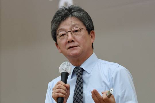 유승민 전 국민의힘 의원이 지난해 5월 서울 서대문구 연세대에서 정치 리더의 조건 특강을 하고 있다. 뉴시스