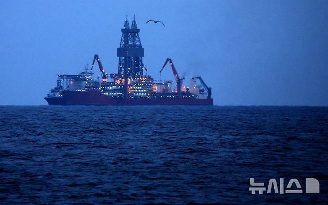 [포항=뉴시스] 이무열 기자 = 2024년 12월 경북 포항시 남동쪽 대왕고래 유망구조에서. 2025.01.01. lmy@newsis.com