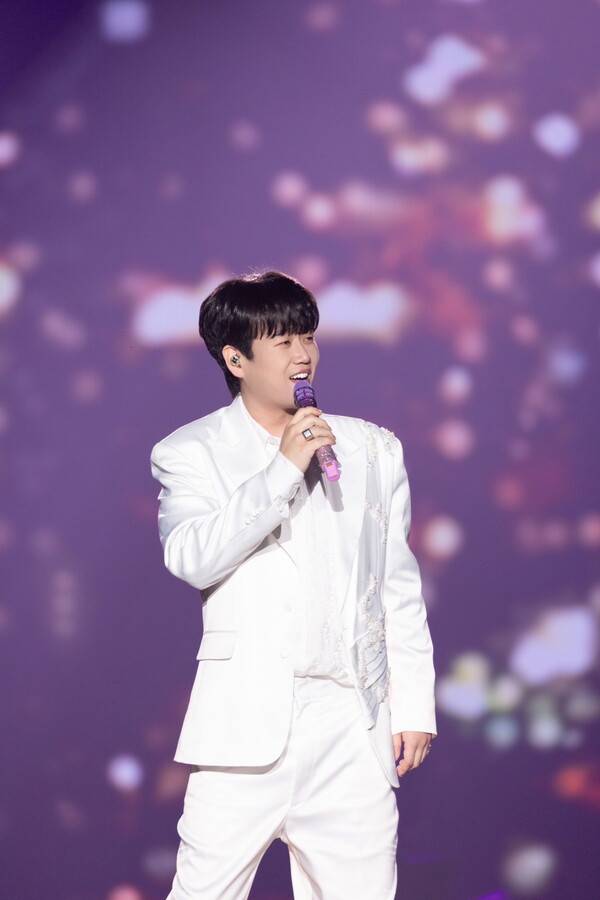 ▲ 8일과 9일 이틀간 서울 올림픽공원 KSPO돔에서 '2025 황영웅 쇼케이스 '파노라마 : 쇼킹''을 벌이는 황영웅. 제공|골든보이스