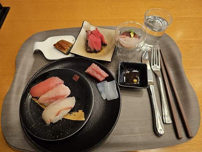 7fed8273b58068f251ee8ee541837673d195ce9b9d828f4503b056b954d226e3