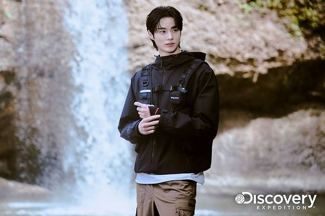 디스커버리 익스페디션 '베르텍스 바람막이 재킷' 화보. F&F 제공
