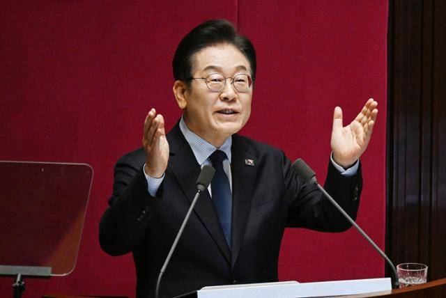 이재명 더불어민주당 대표가 10일 열린 본회의에서 교섭단체 대표연설을 하고 있다. 고영권 기자