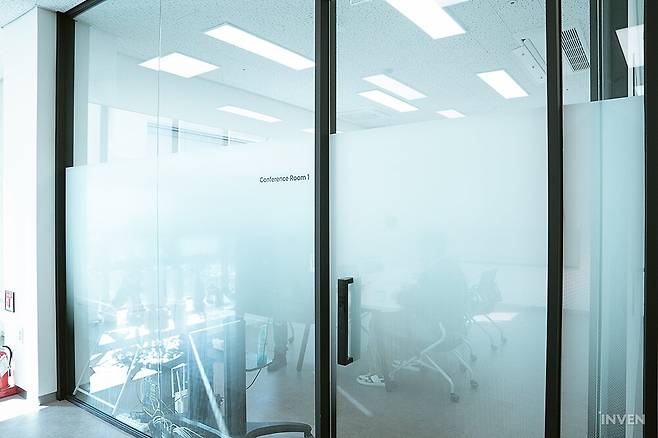 ▲ 촬영 당시에도 사용 중이던 회의실, 총 3개가 존재한다