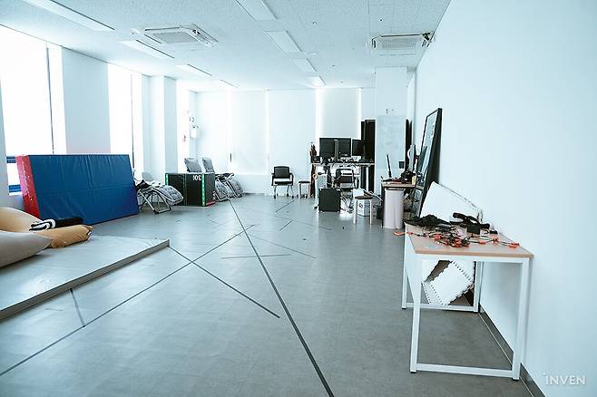 ▲ 스타트업이지만 모션캡쳐실도 이렇게 따로 마련되어 있다