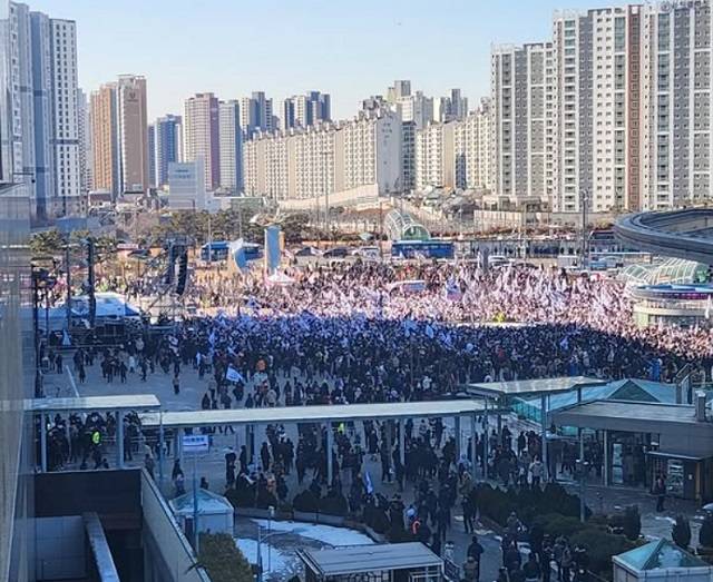 8일 동대구역 광장에서 열린 윤석열 대통령 탄핵 반대집회. 이순삼씨 인스타그램 캡처