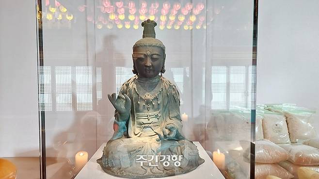 지난 1월 24일 충남 서산 부석사에서 일반에 공개된 ‘금동관음보살좌상’. 오는 5월 5일까지 딱 100일간만 공개된다./김찬호 기자