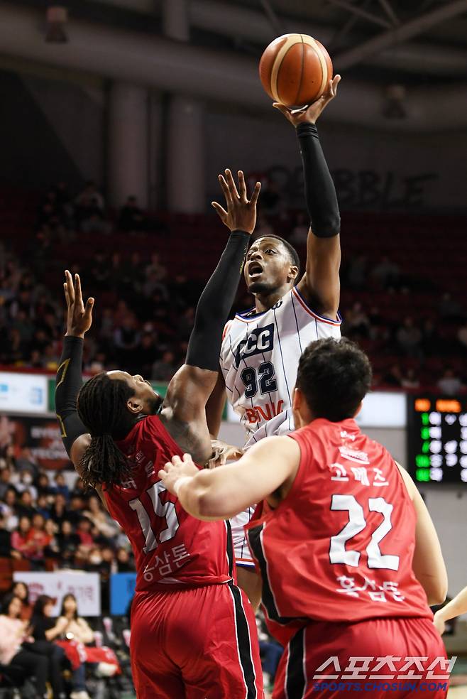 라렌은 연패 탈출을 위해 포기하지 않았다