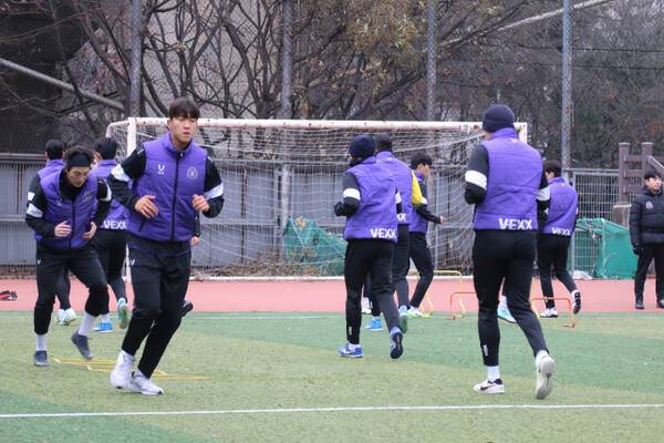 K리그1 데뷔 첫 해인 2025시즌 새로운 도약을 준비하고 있는 FC안양 선수단. FC안양 구단 제공