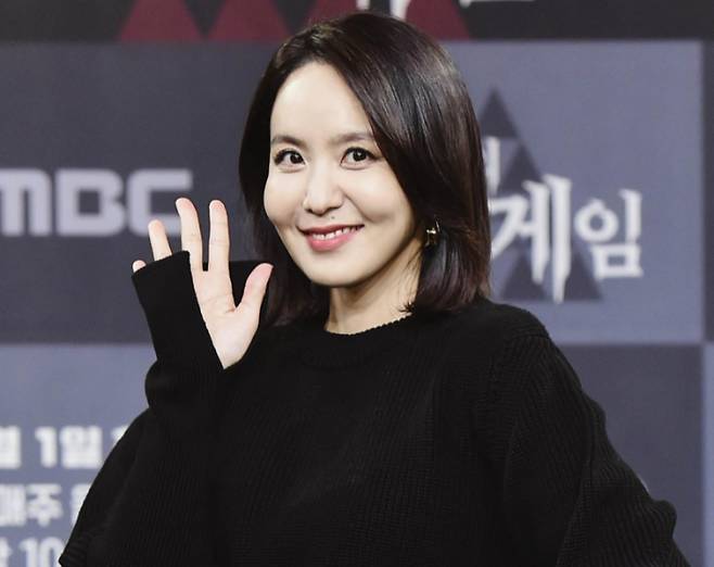 방송인 최동석과 이혼 소송 중인 방송인 박지윤이 본인 명의 아파트를 임의로 처분했다. 이 아파트에는 최동석의 부모가 거주하는 것으로 알려졌다. /사진제공==MBC