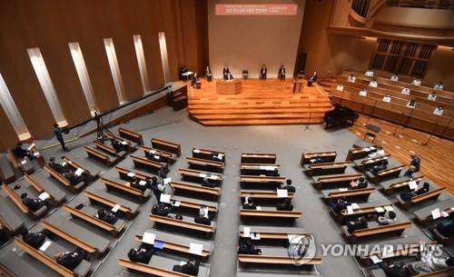 2020 부활절 연합예배 (서울=연합뉴스) 70개 교단 주최, 2020 한국교회 부활절 연합예배 준비위원회가 주관한 2020 부활절 연합예배가 12일 오후 서울 종로구 새문안교회에서 열리고 있다. 2020.4.12 [사진공동취재단] photo@yna.co.kr