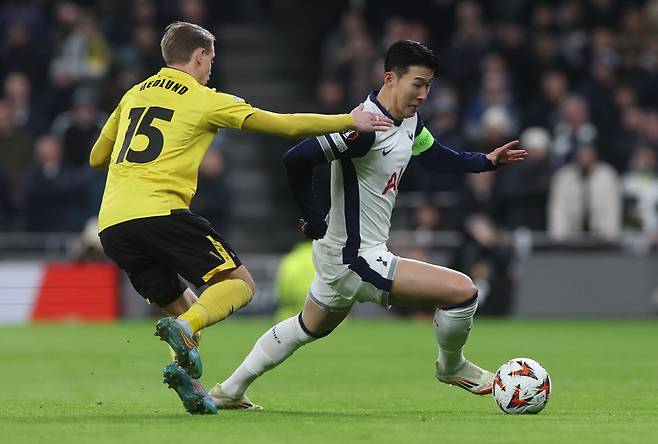 토트넘이 손흥민 매각을 고려 중이라는 소식이 등장한 가운데, 사우디 구단들이 이적료 5,000만 유로를 준비했다는 보도가 나왔다. <저작권자(c) 연합뉴스, 무단 전재-재배포, AI 학습 및 활용 금지>