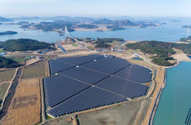 전남 신안군 자라도 태양광발전소. 신안군 제공
