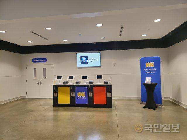 미국 알라바마주 버밍험에 있는 하이랜드교회(Church of the highlands)의 체크인 데스크. 유승현 목사 제공