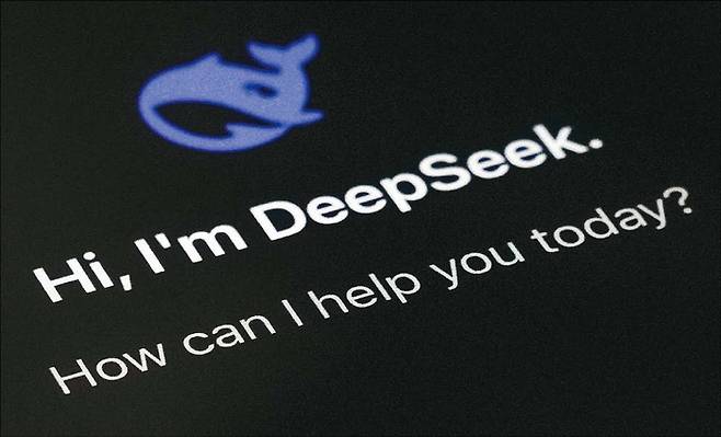 저가형 AI 딥시크가 오픈AI 중심의 기존 AI 시장을 뒤흔들고 있다. (AP=연합뉴스)