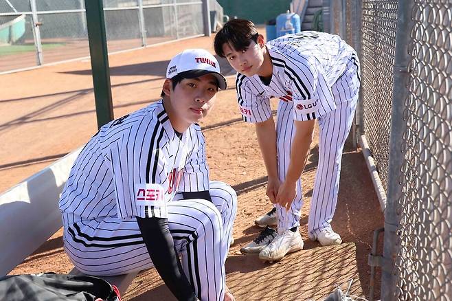 ▲ LG 트윈스 신인 투수 추세현(왼쪽)과 김영우 ⓒ LG 트윈스
