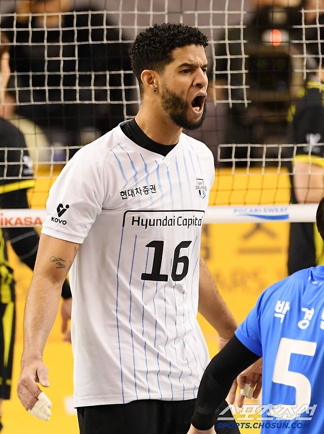 5일 의정부 경민대학교 체육관에서 열린 V리그 남자부 KB손해보험과 현대캐피탈의 경기. 현대캐피탈 레오가 득점 후 환호하고 있다. 의정부=박재만 기자 pjm@sportschosun.com/2025.02.05/