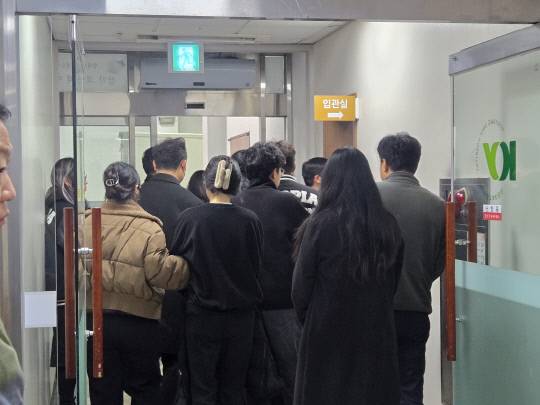 13일 대전 초등학생 피습 사건의 피해자 김하늘 양의 입관식이 유가족들의 슬픔 속에서 진행됐다. 이태희 기자