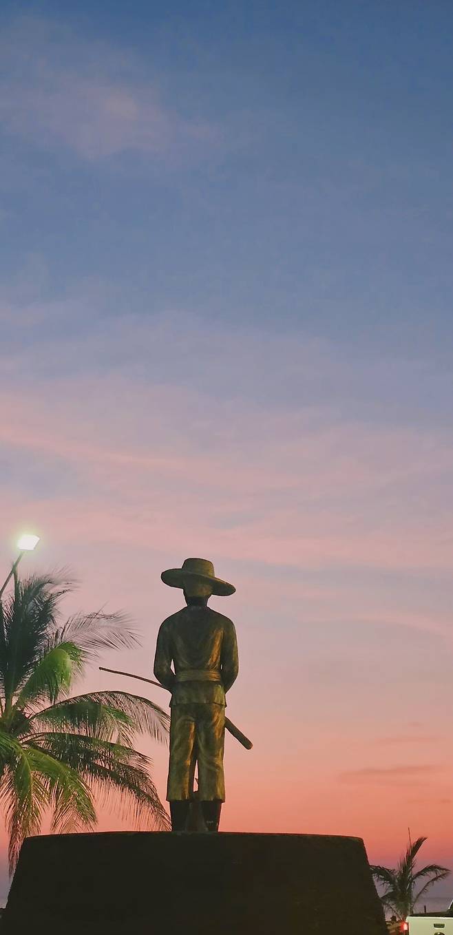 20250120_185231.heic.auto.jpg 태국 푸켓 석양이 진다~