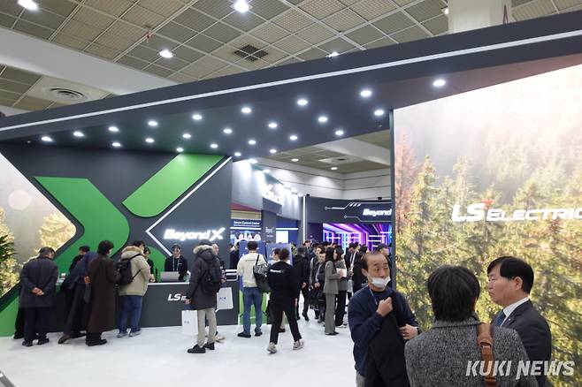 ‘일렉스 코리아(Elecs Korea, 구 전기산업대전) 및 코리아스마트그리드엑스포 2025’ LS일렉트릭 부스 전경. 김재민 기자 