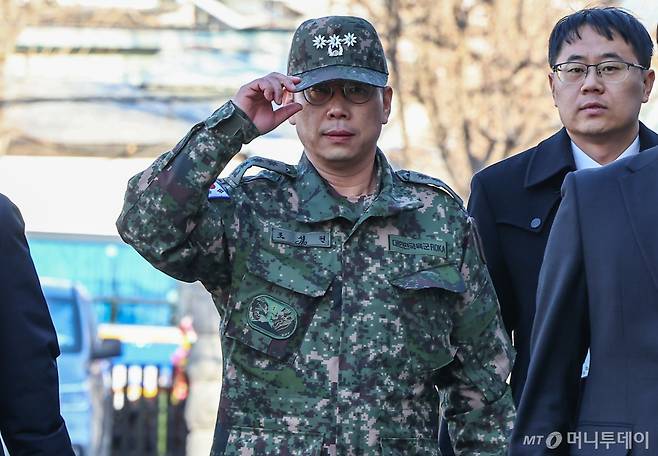 (서울=뉴스1) 김도우 기자 = 조성현 수도방위사령부 제1경비단장이 13일 서울 종로구 헌법재판소에서 열린 윤석열 대통령 탄핵 심판 8차 변론에 증인으로 출석하고 있다. 2025.2.13/뉴스1 Copyright (C) 뉴스1. All rights reserved. 무단 전재 및 재배포, AI학습 이용 금지. /사진=(서울=뉴스1) 김도우 기자