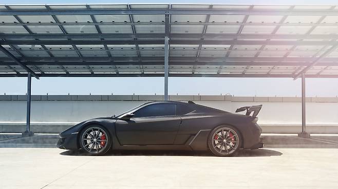 미드십 스포츠카 ‘아이코닉 2.0’ 사진=어울림모터스 제공