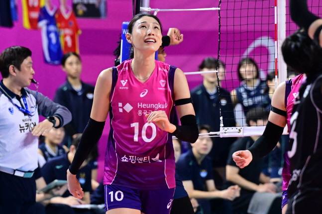 득점 후 기뻐하는 김연경. /사진=KOVO 제공