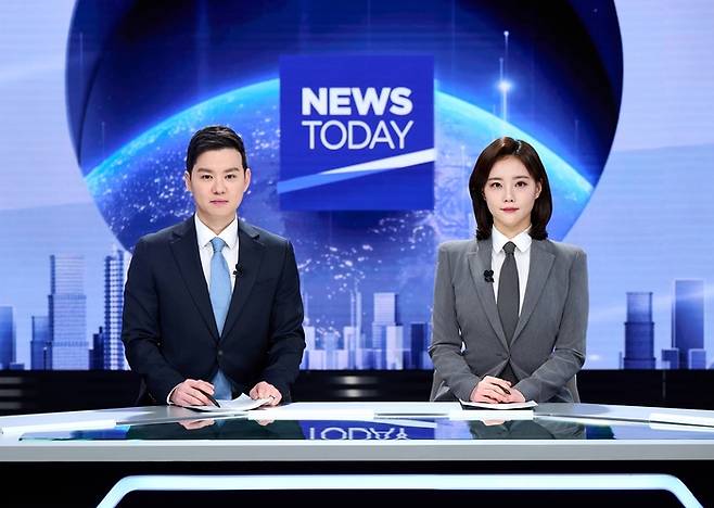 ‘뉴스투데이’ 손령, 이선영 앵커. 사진| MBC