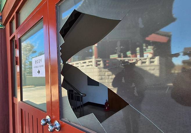 파손된 유리창 [촬영 류호준]