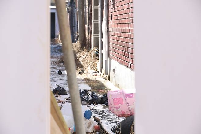 남구 재개발구역 버려진 쓰레기 [촬영 박세진]