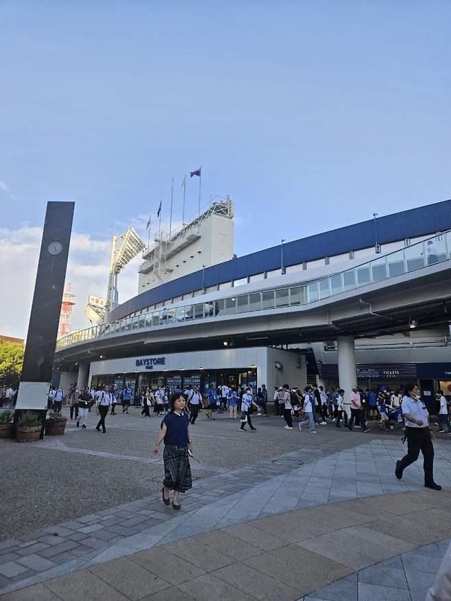 06bcdb27eae639aa658084e54484746f341fb382d9e9613338da1050597c262b0fa8b81099562cda150fc412