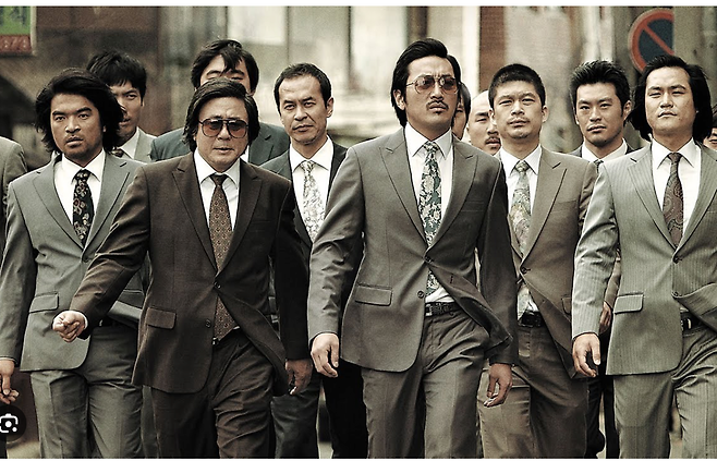 {8F6BCEAD-17F0-4939-8CF9-4433A7C317F4}.png 한국 드라마&영화 무력 순위 매기자면????