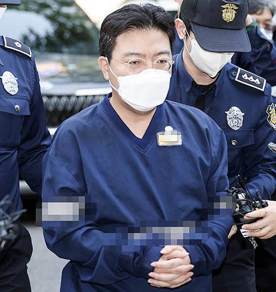 2023년 구속 전 피의자심문에 참여하기 위해 법정에 출석하는 라덕연 대표. [연합뉴스]
