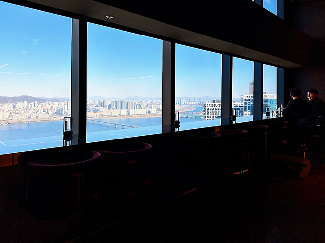 콘래드 서울 37바 / 사진=권효정 여행+ 기자