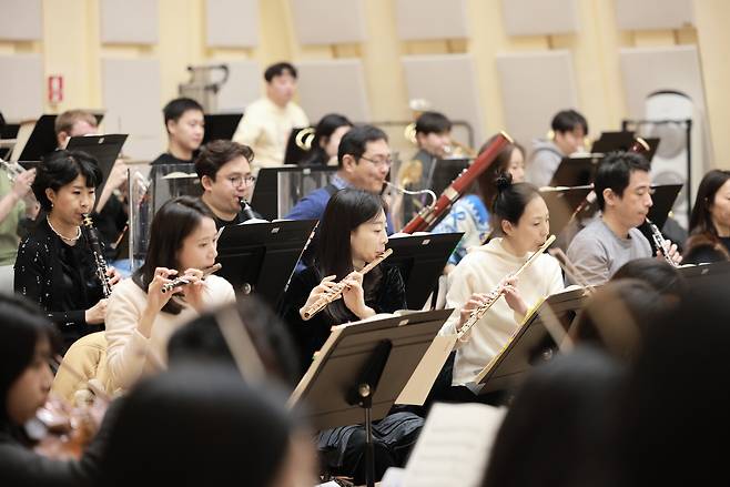 ‘SM 클래식스 라이브 2025 위드 서울시립교향악단’ 리허설 모습 [서울시립교향악단 제공]