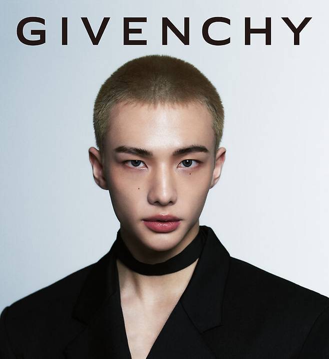 '지방시 뷰티'의 새로운 뷰티 앰버서더로 스트레이 키즈 ‘현진’이 발탁됐다. 지방시 뷰티 제공