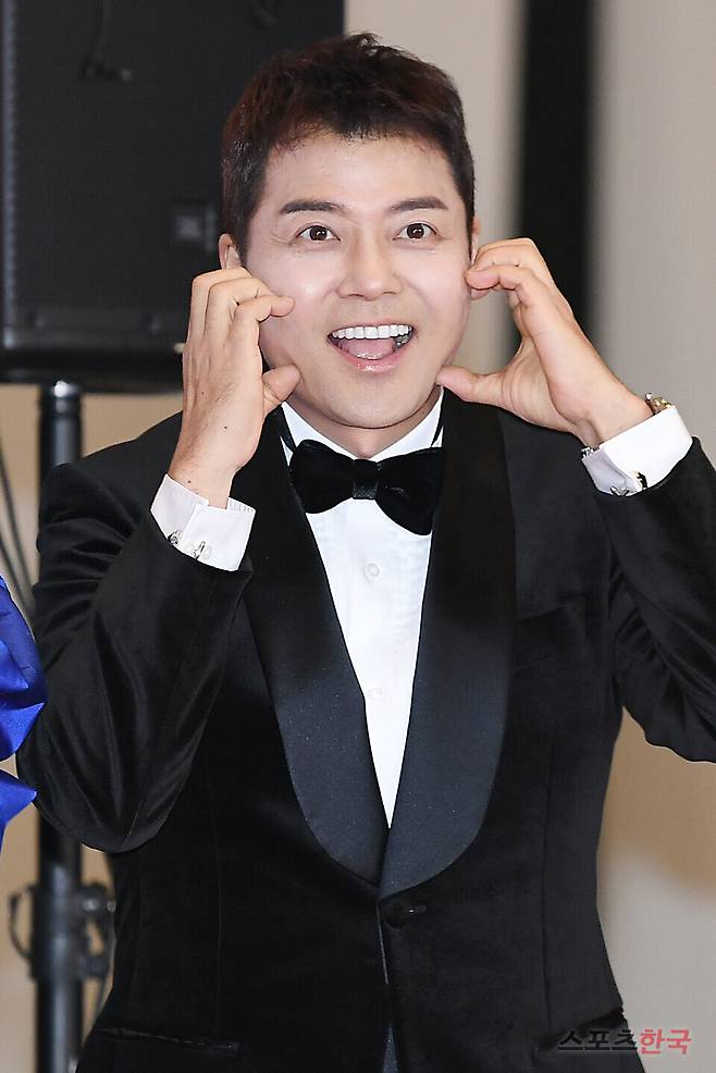 2023 MBC 방송연예대상 레드카펫 행사에 참석한 전현무. ⓒ이혜영 기자 lhy@hankooki.com