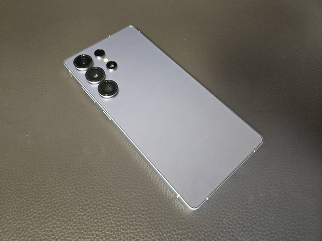 갤럭시 S25 울트라. (사진=윤현성 기자) *재판매 및 DB 금지