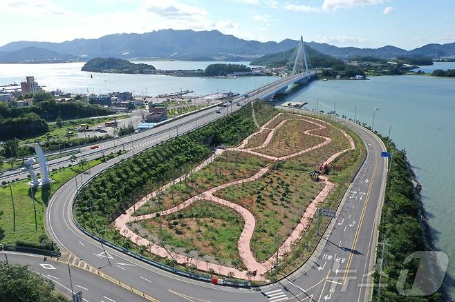 완도군 원동 교차로에 조성된 기후 대응 도시 숲 (완도군 제공. 재판매 및 DB금지)/뉴스1