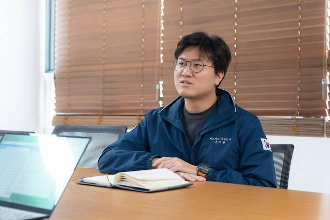 지난달 24일 서울 선릉 SDT 본사에서 윤지원 대표가 인터뷰하고 있다. SDT 제공
