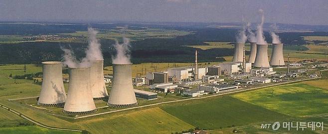 한국수력원자력이 '24조 원' 규모의 체코 신규 원전 건설사업을 수주하는데 성공했다. 사진은 체코 신규원전 예정부지 두코바니 전경.(대우건설 제공) 2024.7.17/사진=뉴스1  Copyright (C) 뉴스1. All rights reserved. 무단 전재 및 재배포,  AI학습 이용 금지.