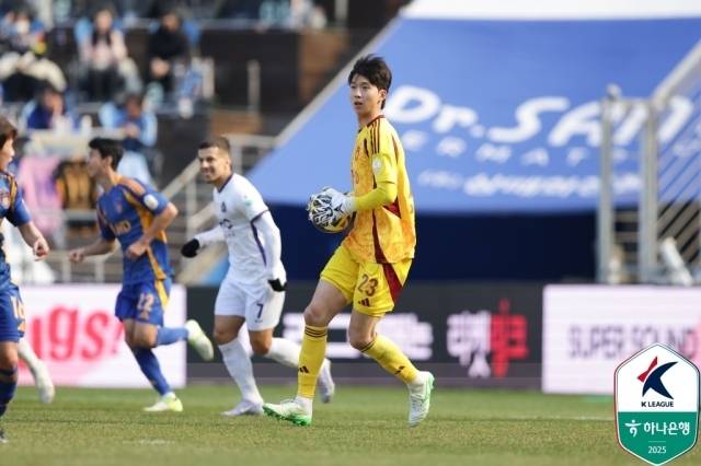 16일 울산 문수축구경기장에서 열린 '하나은행 K리그1 2025' 1라운드 울산 HD와 FC안양의 경기./프로축구연맹