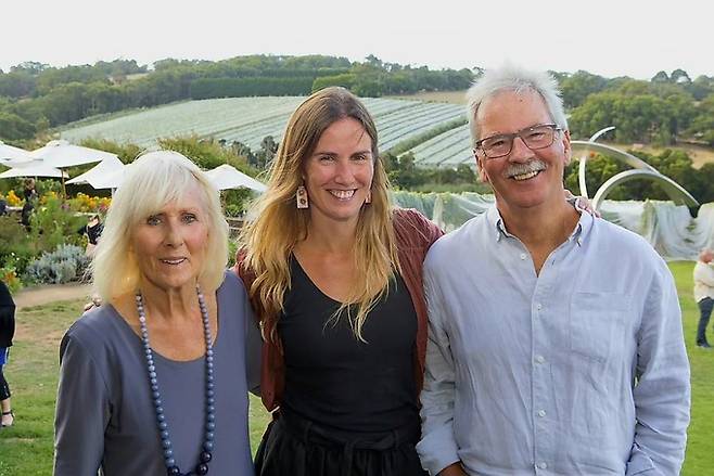 존 미첼 패밀리. 홈페이지